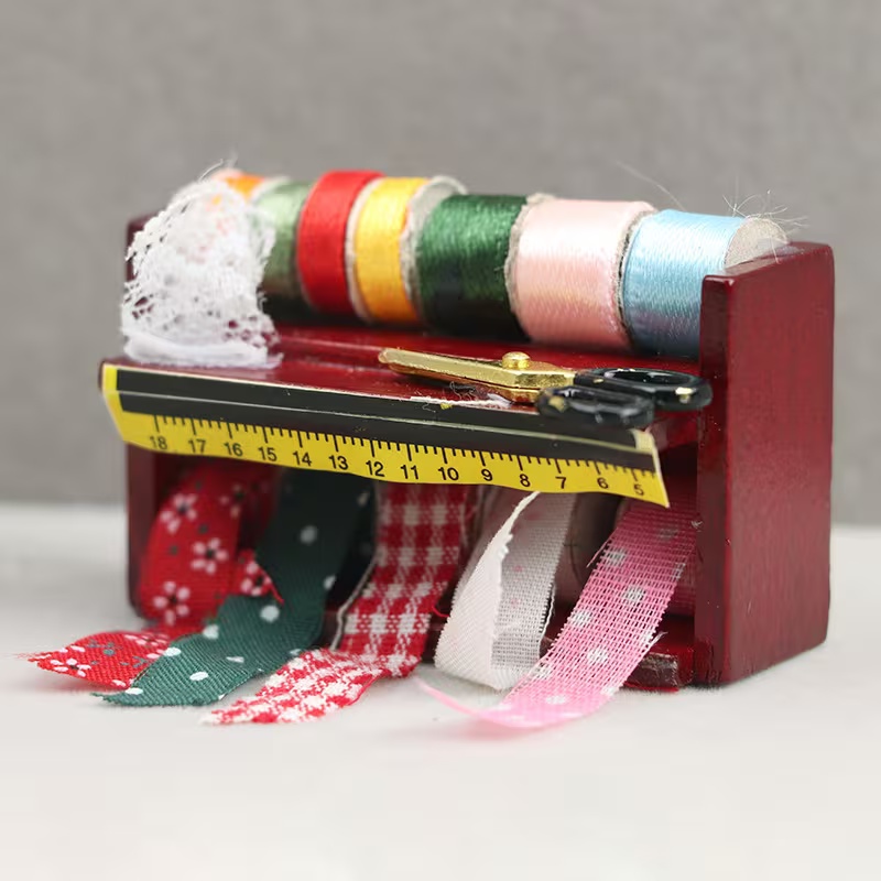 Dollhouse Mini Sewing Box with - огляд і ціна Guipure Lace Panel